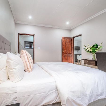 Hurlingham House Guest House جوهانسبورغ المظهر الخارجي الصورة