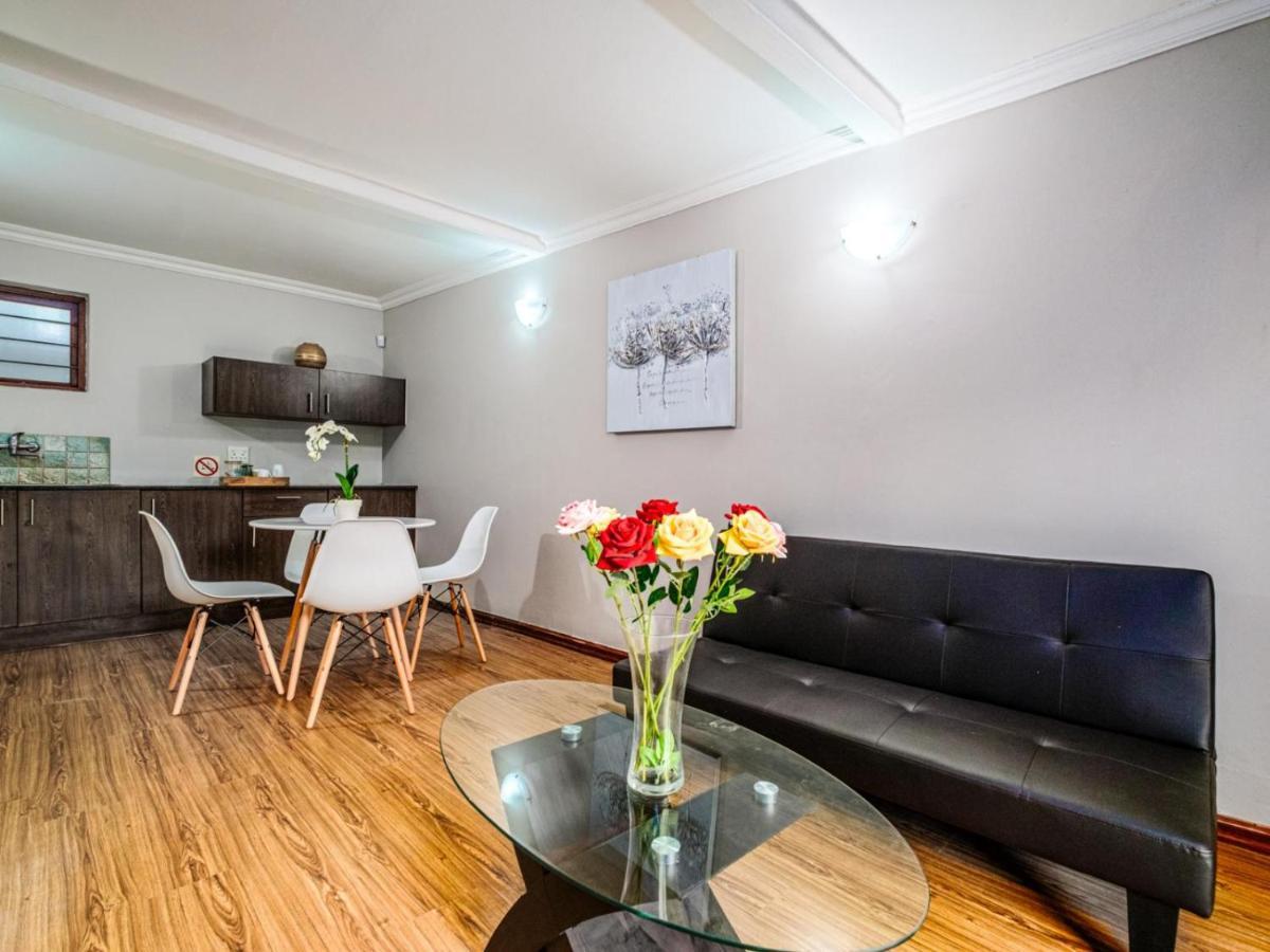 Hurlingham House Guest House جوهانسبورغ المظهر الخارجي الصورة